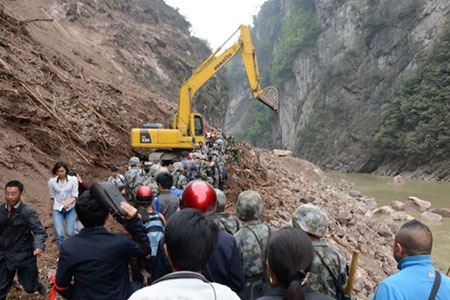 【黄石高速道路救援】高速换电池400-8488-008f1赛车为什么要换轮胎|【宰师傅搭电救援】